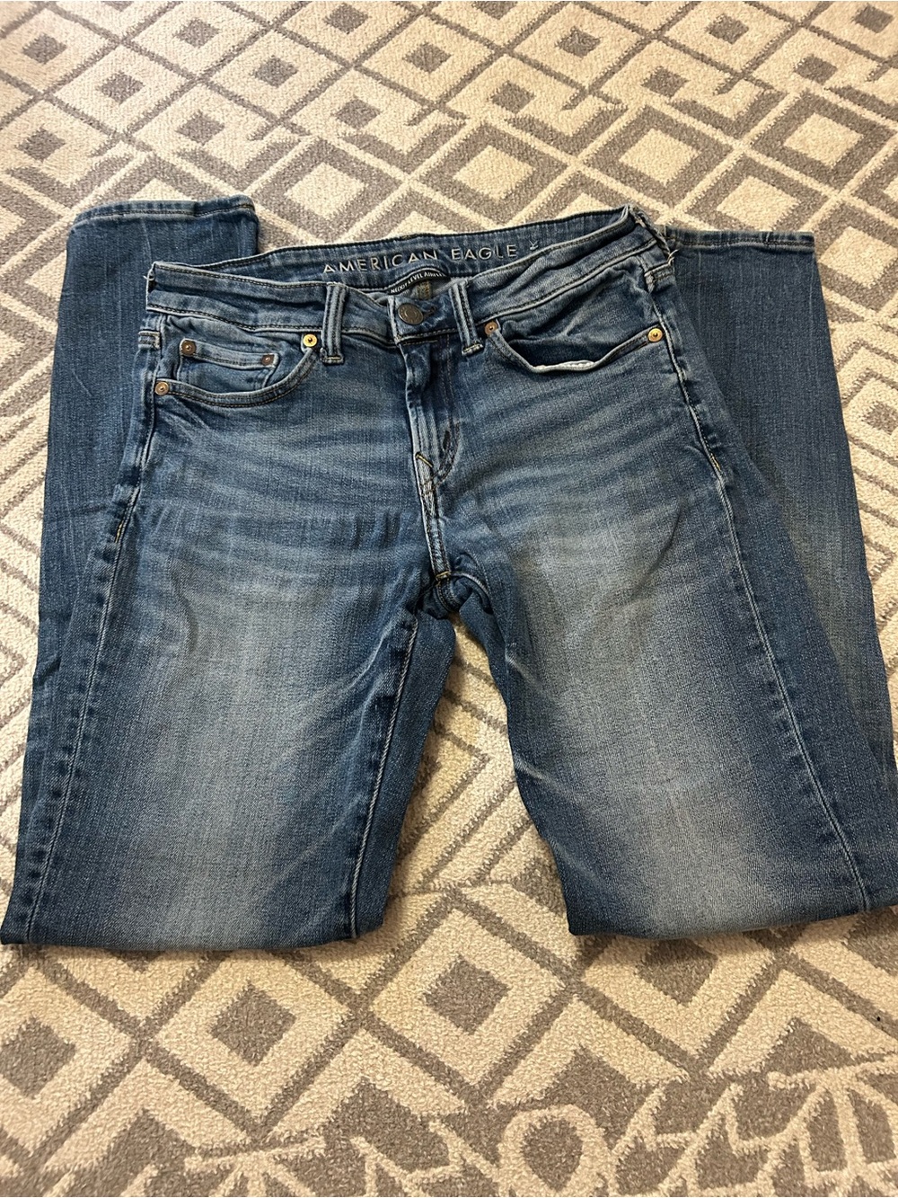 American Eagle Outfitters Men’s Washed Blue Slim Straight Jeans